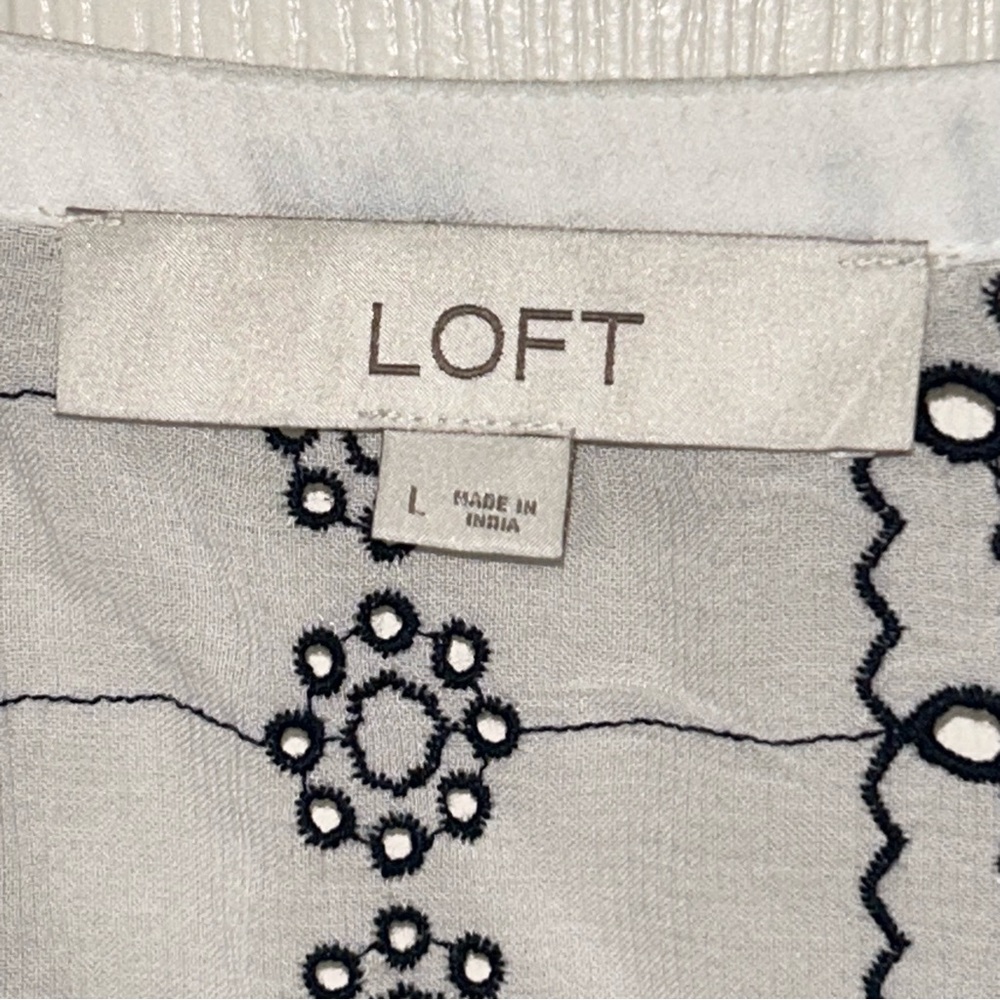 LOFT White & Blue Embroidered Top☀️ - Picture 3 of 9